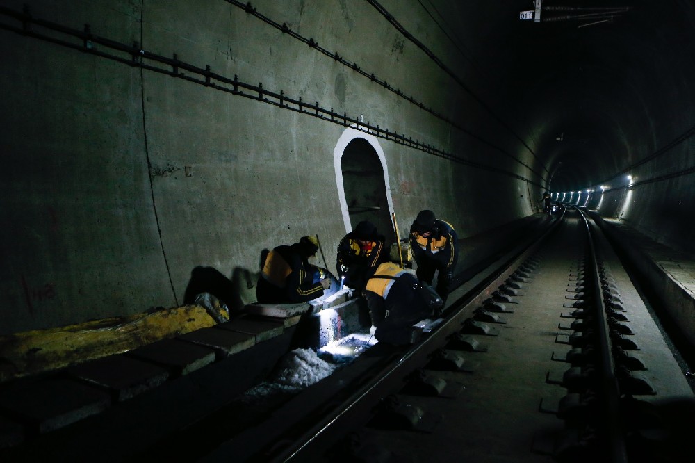 响水铁路运营隧道病害现状